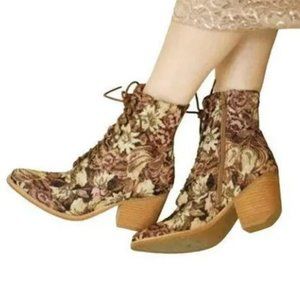 Jeffrey Campbell Women's Elcrom Tapestry Lace Up Heel Bootie Size 7.5